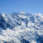 La Chaumière *